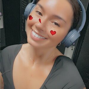 Meet your Posher, Roxana!